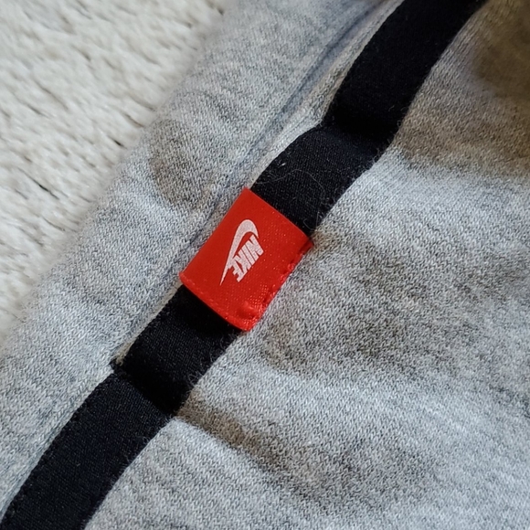 Boys Nike Air sweat shorts size medium gray - Picture 7 of 9